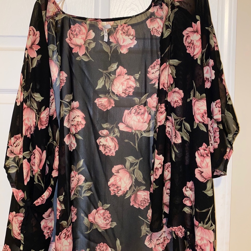 Black Floral Kimono